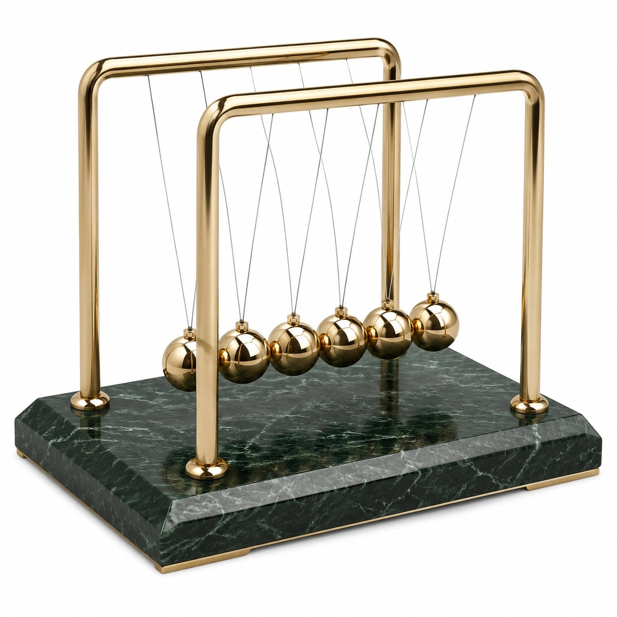 Goldenes Newton-Pendel mit schwarzer Marmorbasis